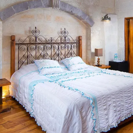 Terra Cave Hotel 2*