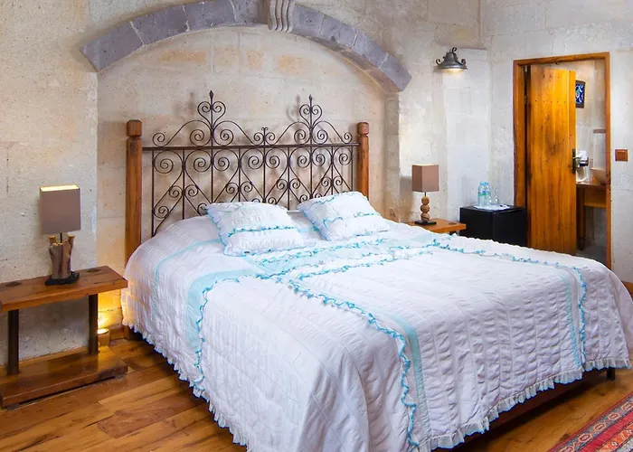 Terra Cave 酒店 3*